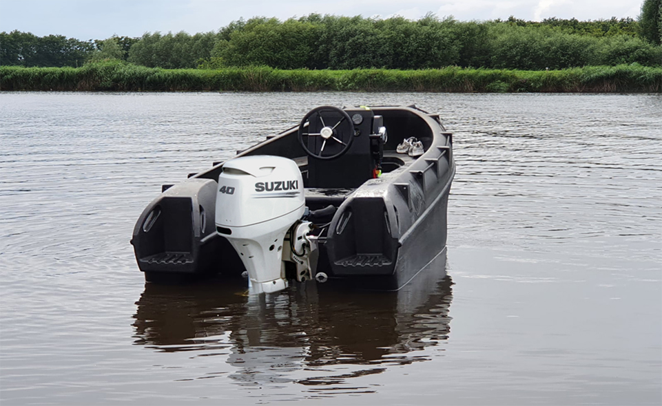 Picture of Whaly 435 4